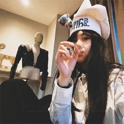 衣橱里的她1